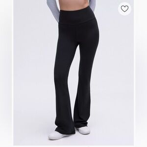 Lululemon Groove Nulu Super-High-Rise Flared Pant
Regular